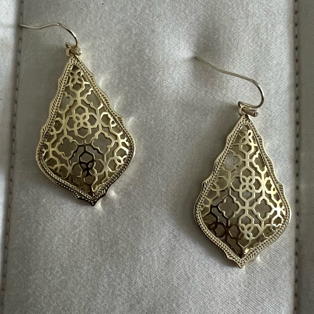 Kendra Scott Addie Gold Drop Earrings in Gold Filigree Mix - Picture 3 of 3